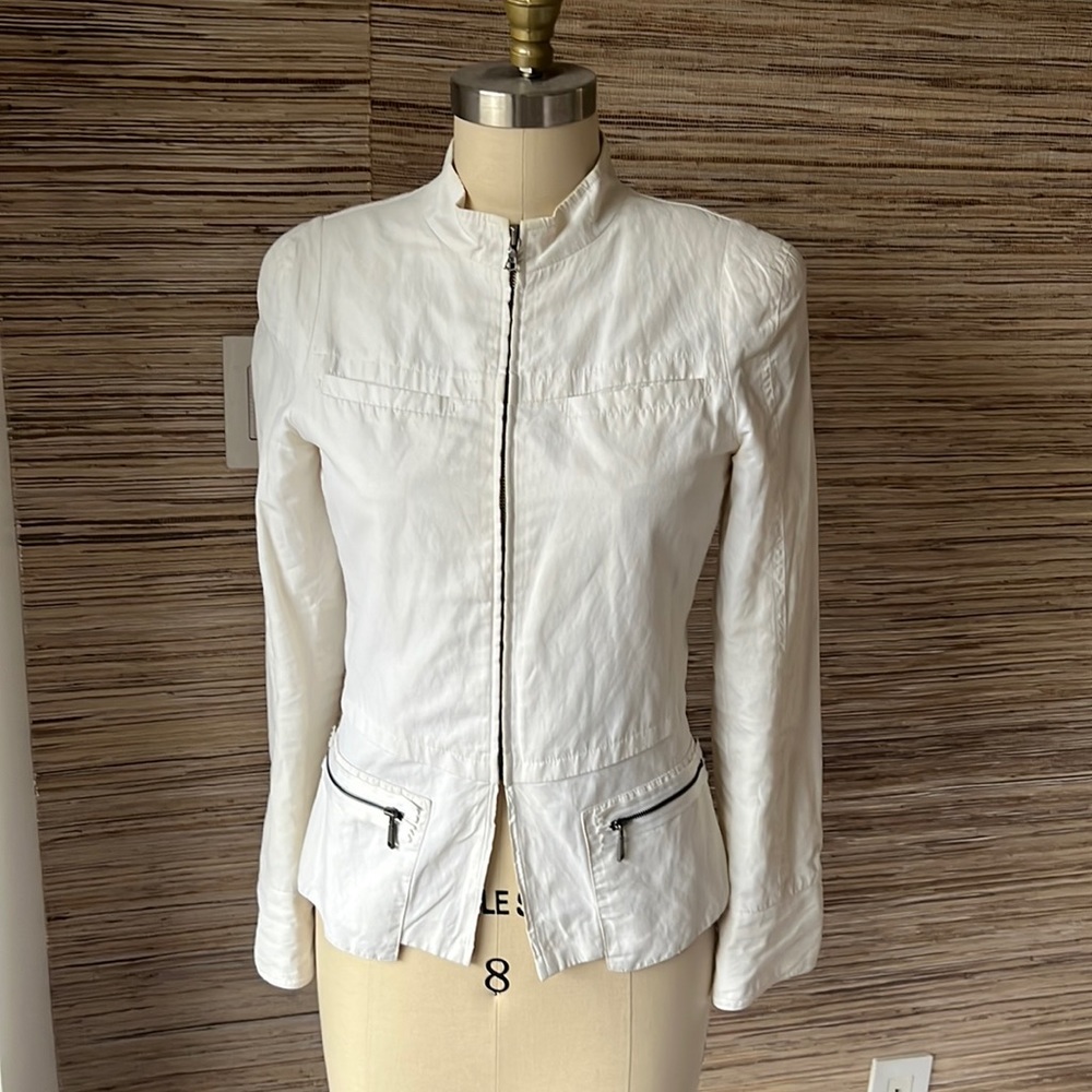 TAHARI zip up jacket